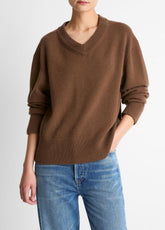Wool-Cashmere V-Neck Sweater in V-Neck - HAZELNUT