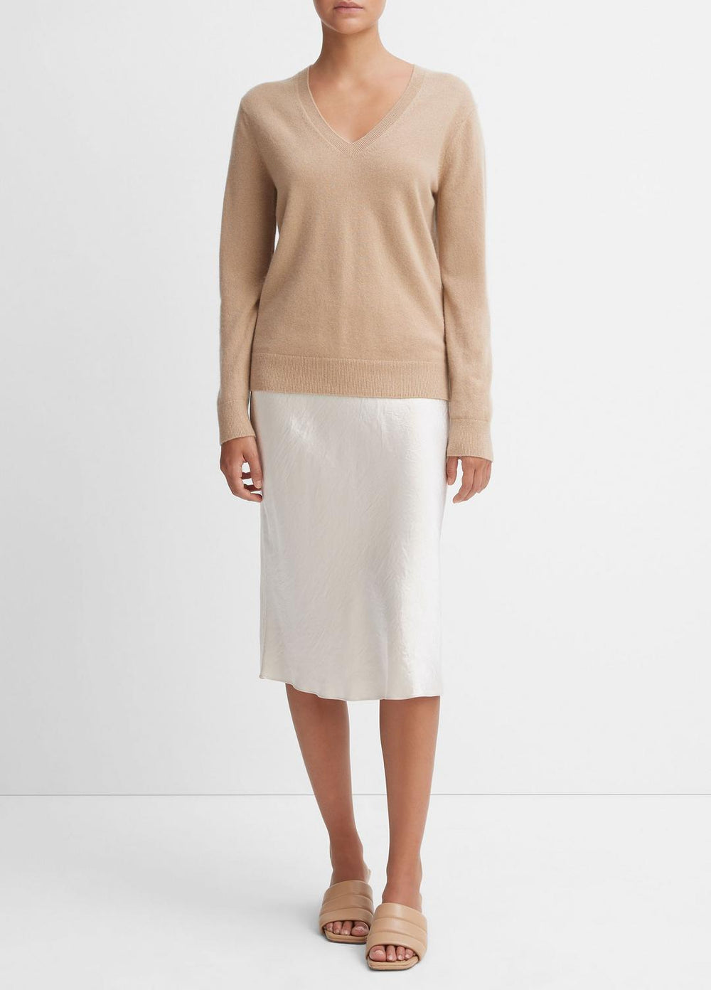 Cashmere Weekend V-Neck Sweater in V-Neck - CAMEL