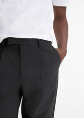 Louie Relaxed Pleated Trouser in Trousers - BLACK