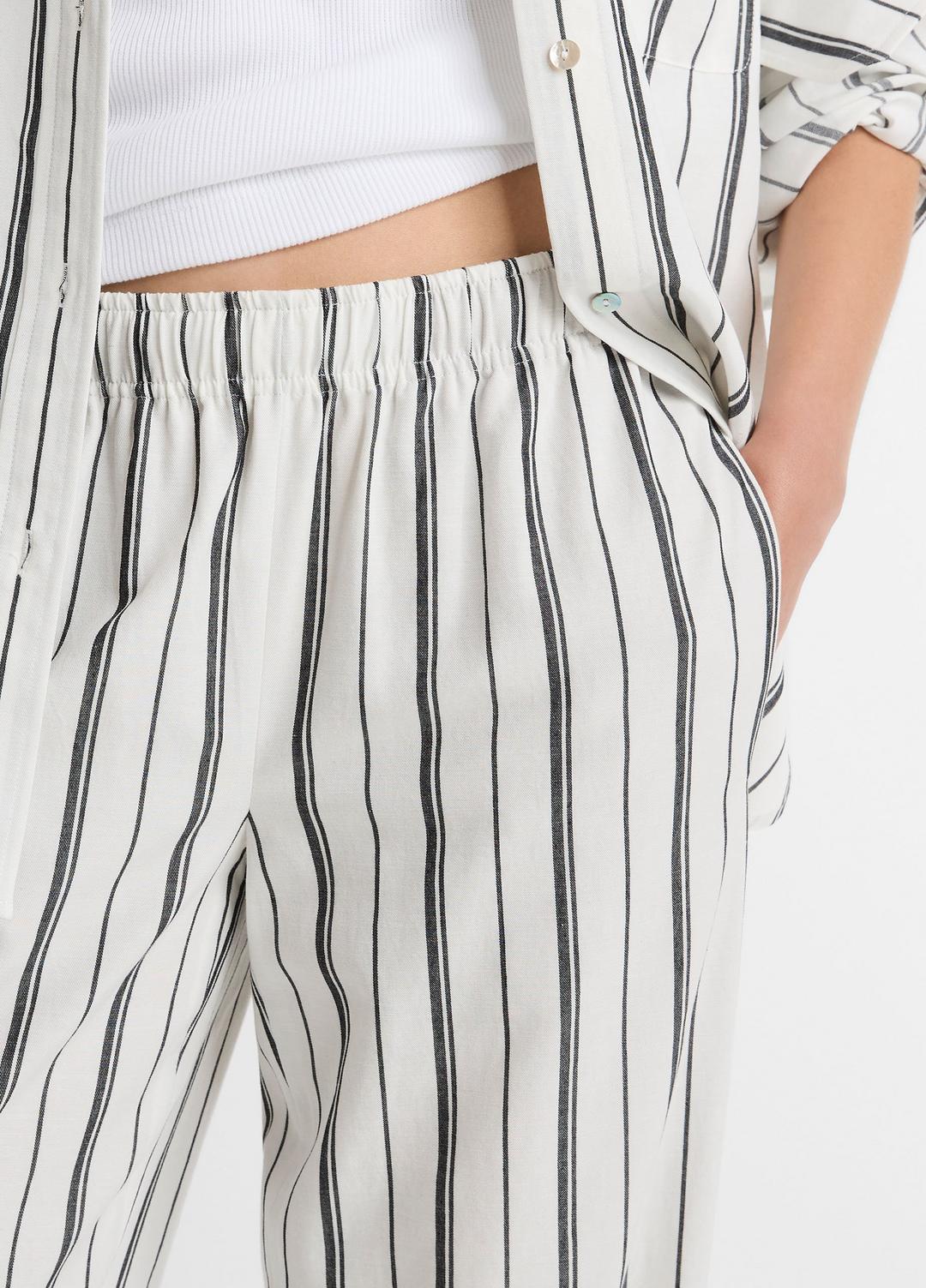 Resort Stripe Pull-On Pant in Wide Leg - WHITE/BLACK
