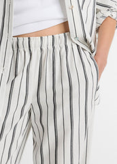 Resort Stripe Pull-On Pant in Wide Leg - WHITE/BLACK
