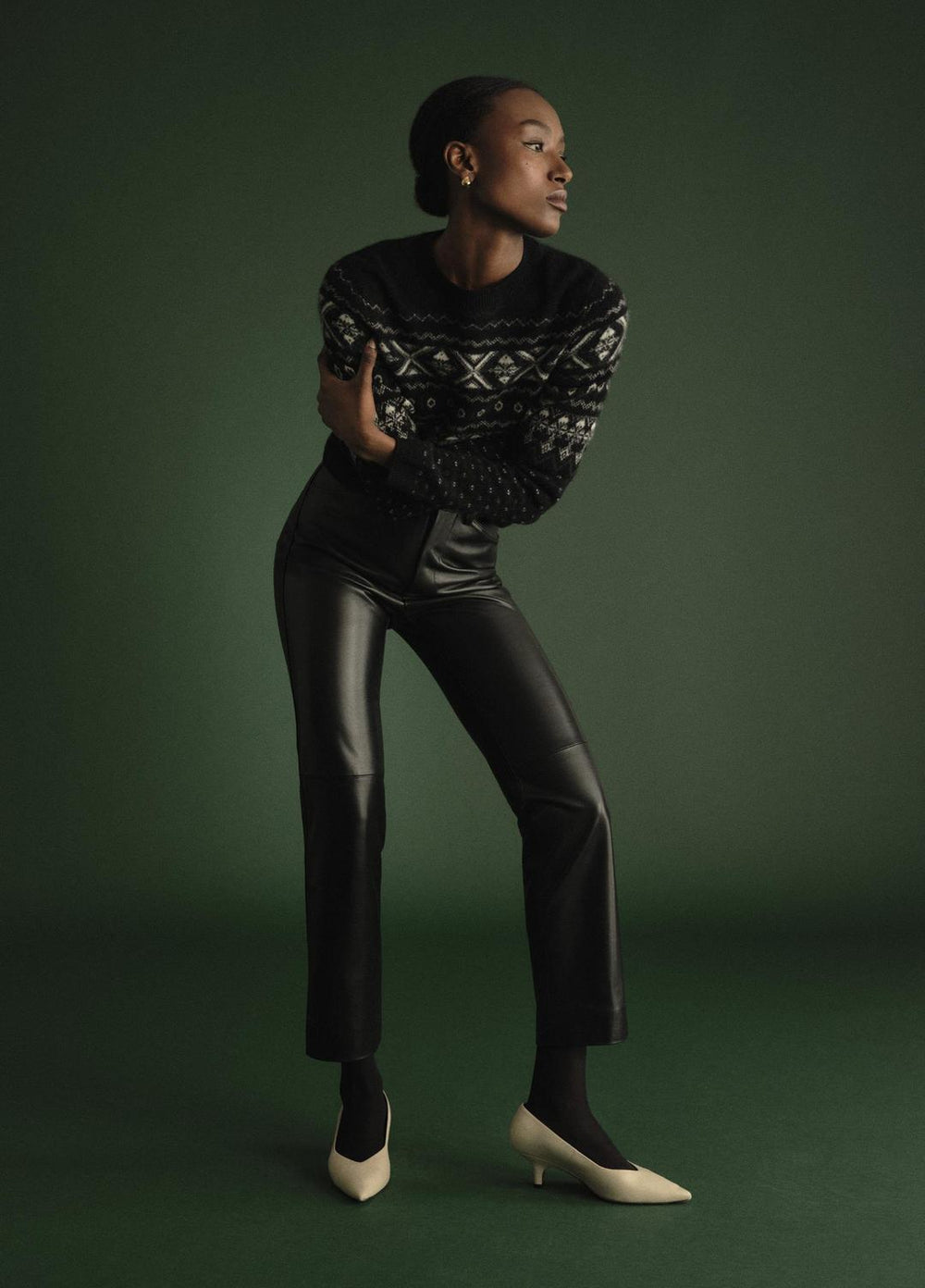 Fair Isle Plush Cashmere Sweater in Crew Neck - BLACK/WHITE COMBO
