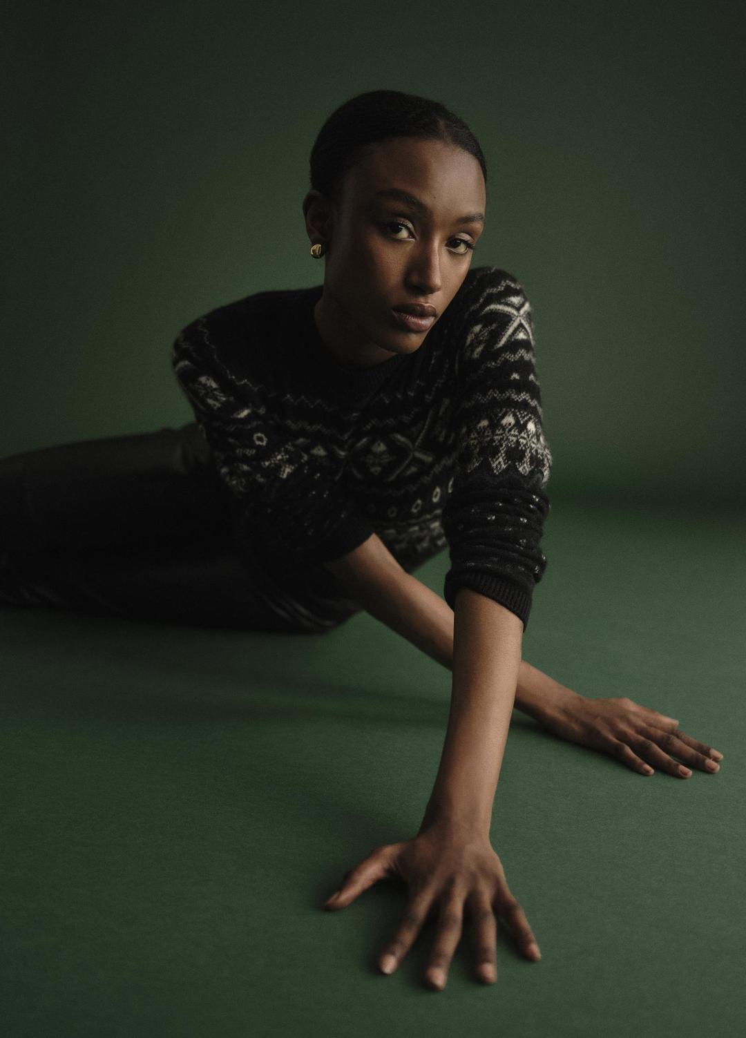 Fair Isle Plush Cashmere Sweater in Crew Neck - BLACK/WHITE COMBO