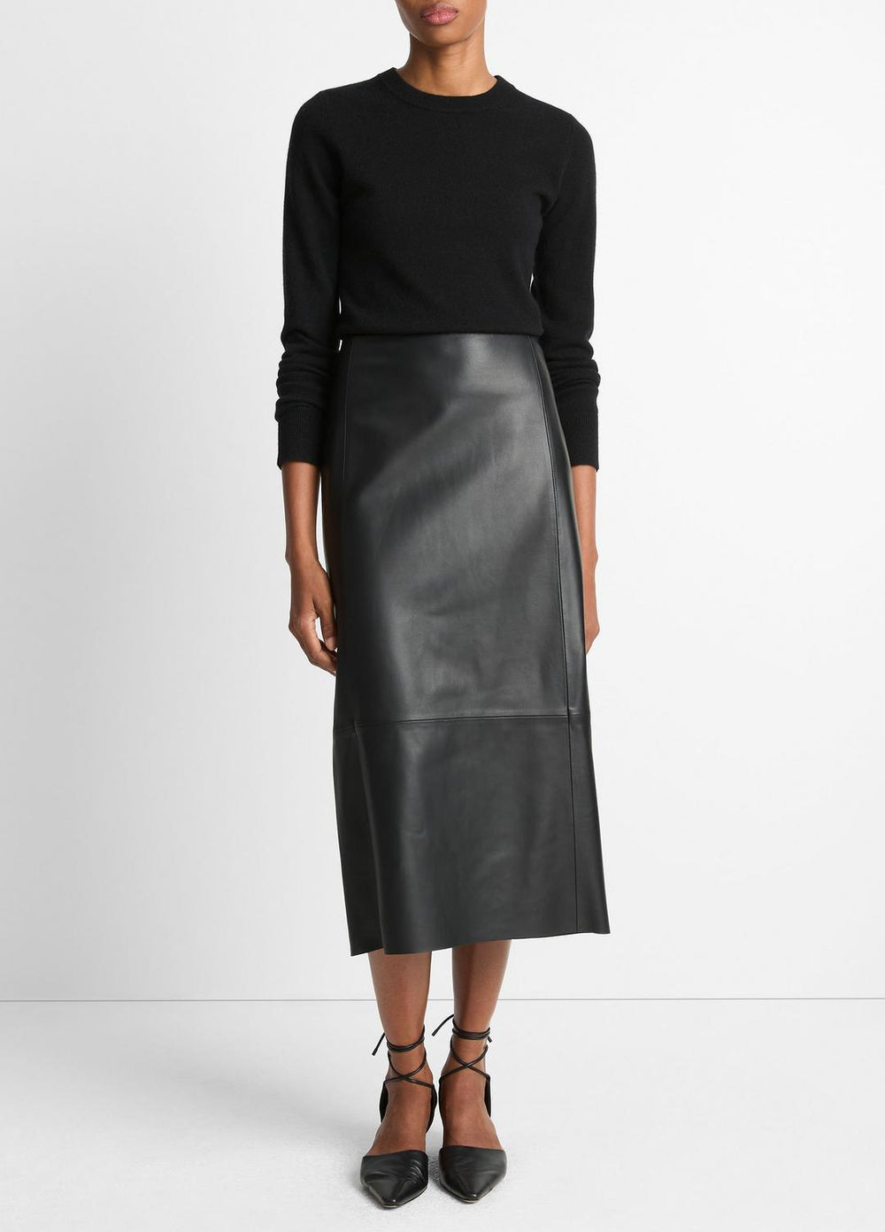 Cashmere Crew Neck Sweater in Crew Neck - BLACK