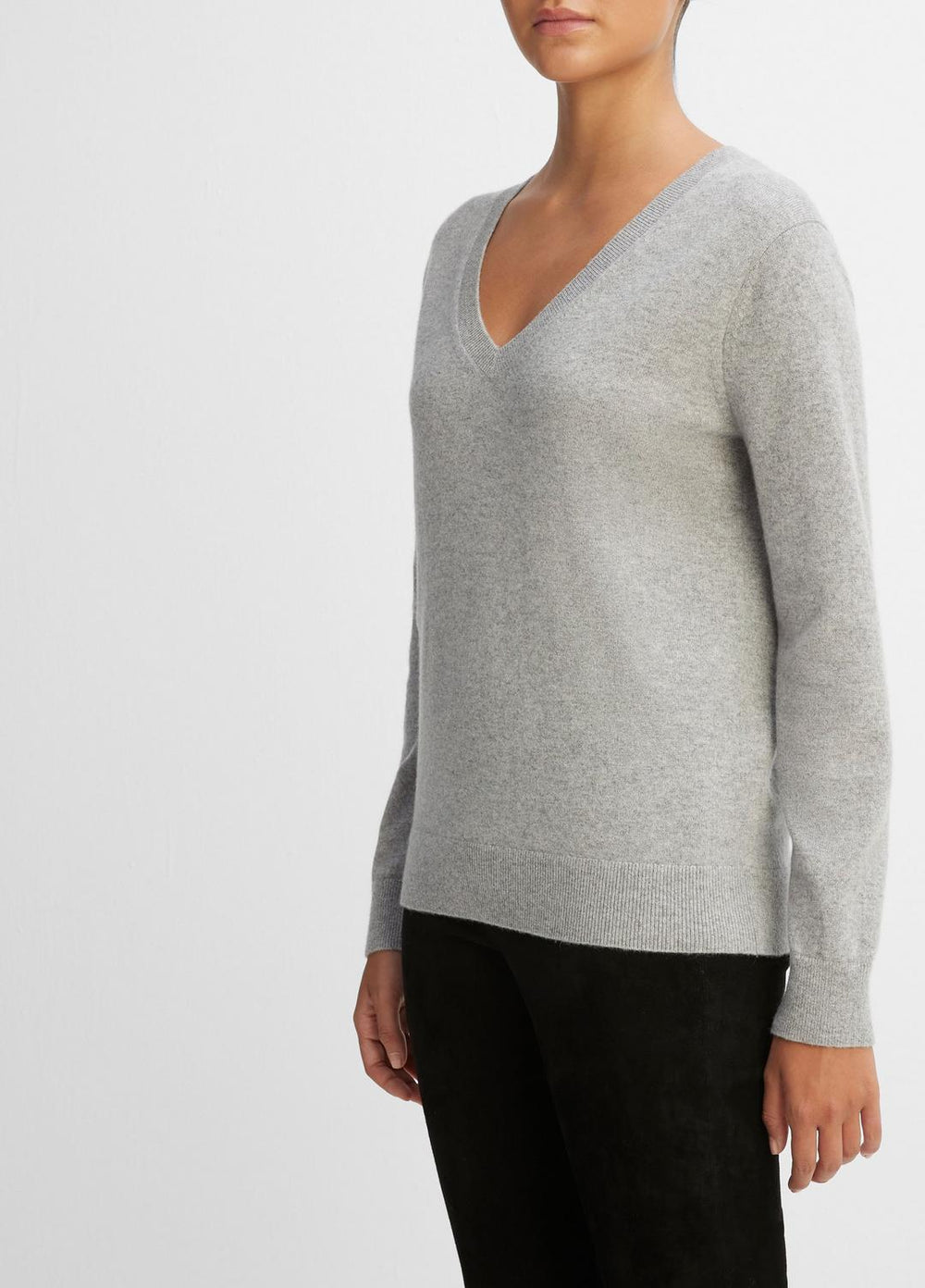 Cashmere Weekend V-Neck Sweater in V-Neck - HEATHER STEEL