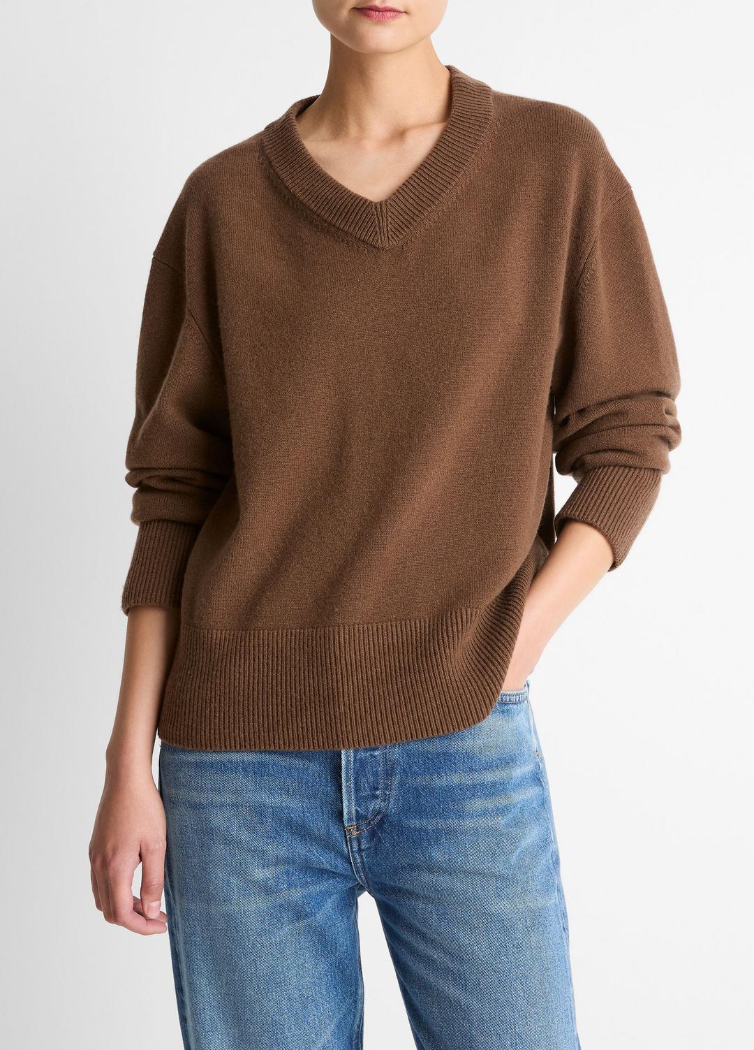 Wool-Cashmere V-Neck Sweater in V-Neck - HAZELNUT