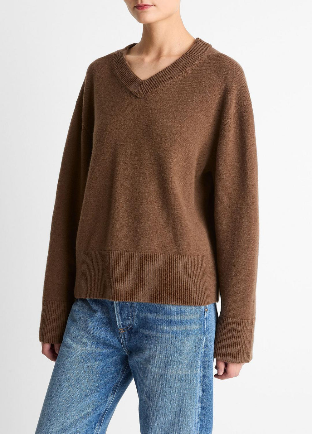 Wool-Cashmere V-Neck Sweater in V-Neck - HAZELNUT