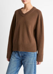Wool-Cashmere V-Neck Sweater in V-Neck - HAZELNUT