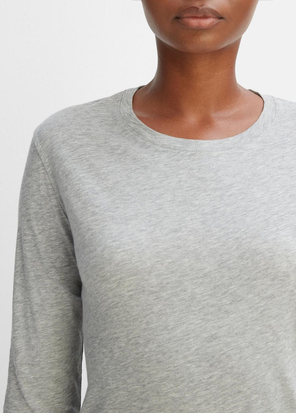 Essential Long Sleeve Crew Neck T-Shirt in Long Sleeve - HEATHER GREY