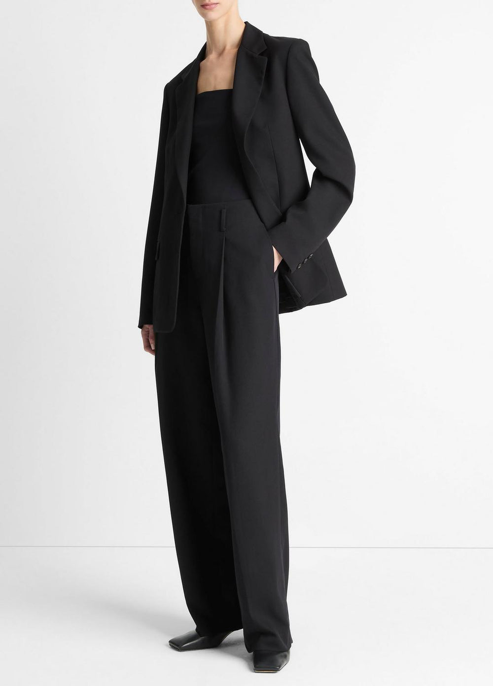 High-Waist Pleated Trouser in Trousers - BLACK
