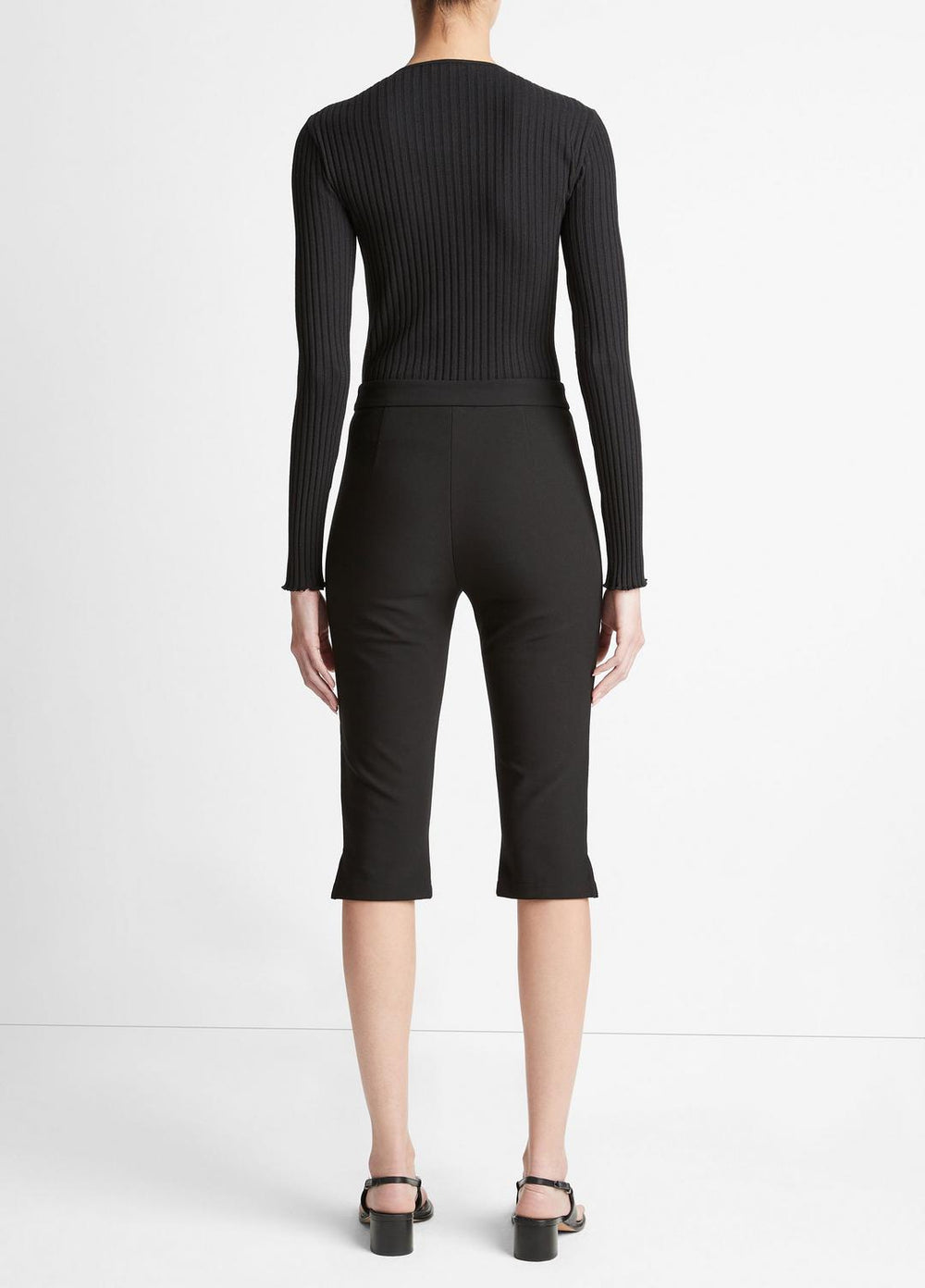 Slim-Fit Capri in Pants - BLACK