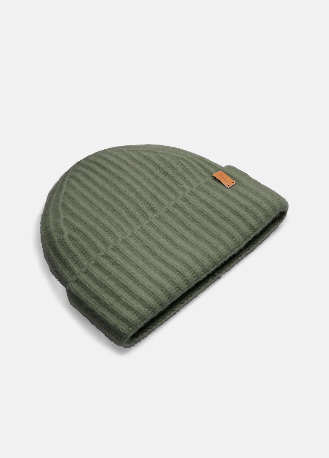 Plush Cashmere Chunky-Knit Beanie in Scarves & Hats - DEEP PATINA