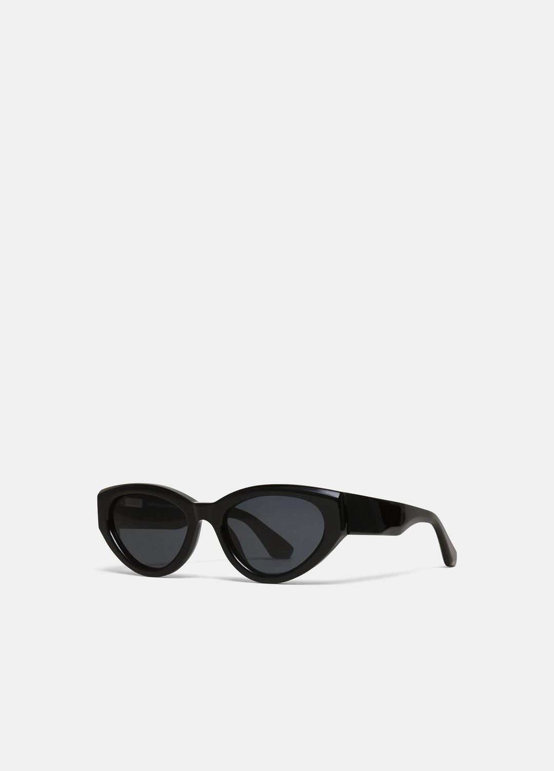 Chimi 06 Sunglasses in Sunglasses - BLACK
