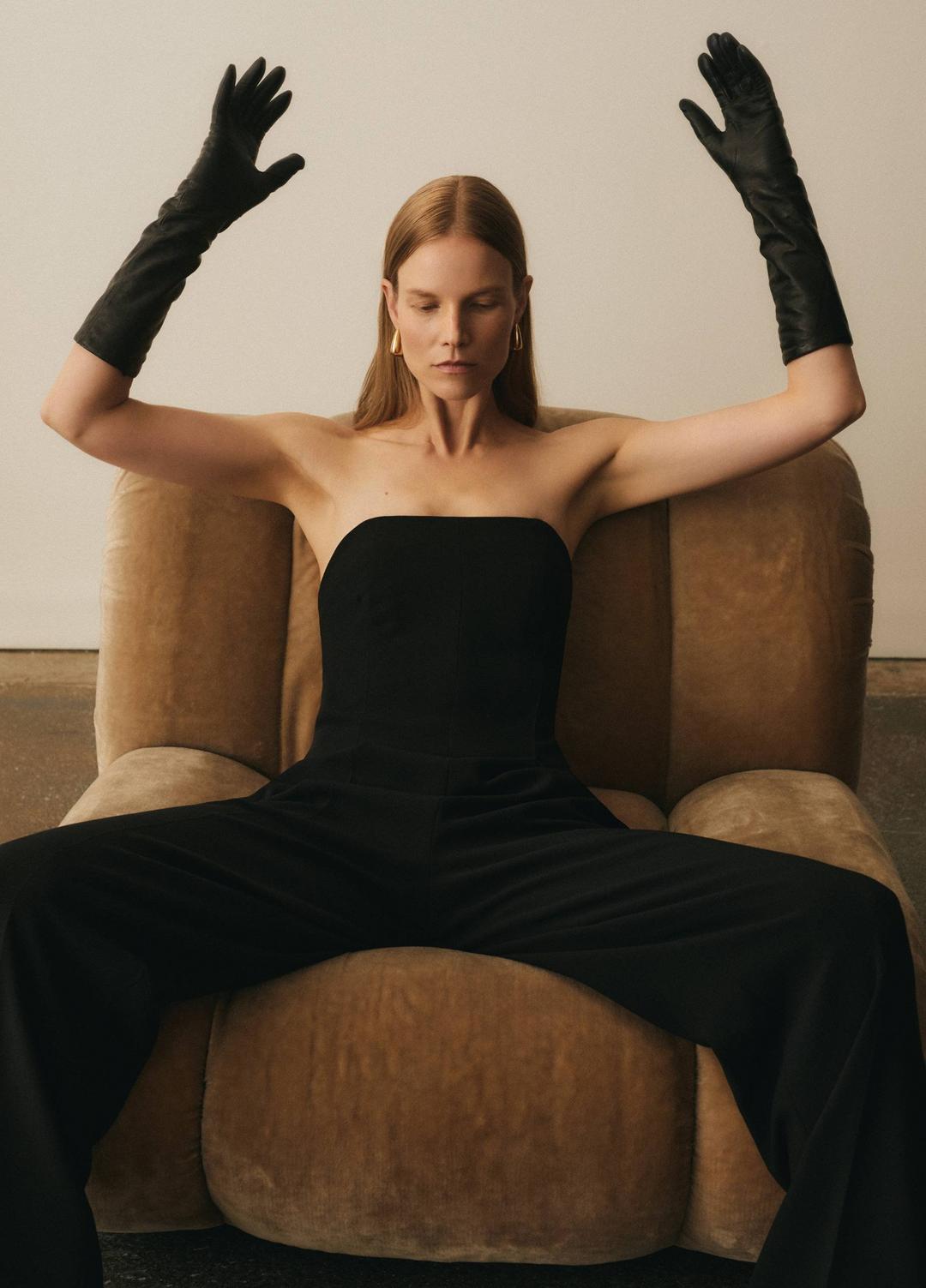 Cashmere-Lined Medium Leather Glove in Gloves - BLACK