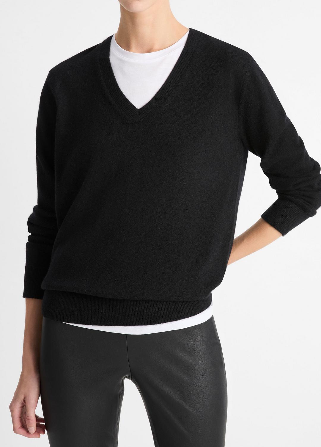 Cashmere Weekend V-Neck Sweater in Vince Products Women - BLACK