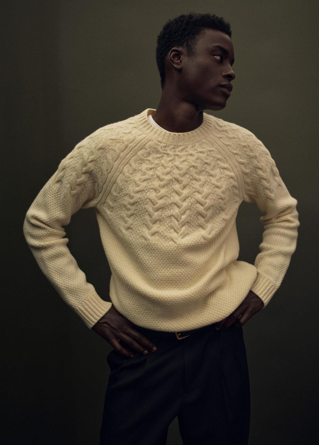 Airspun Merino Wool Cable-Yoke Sweater in Crew Neck - LIGHT DUNE