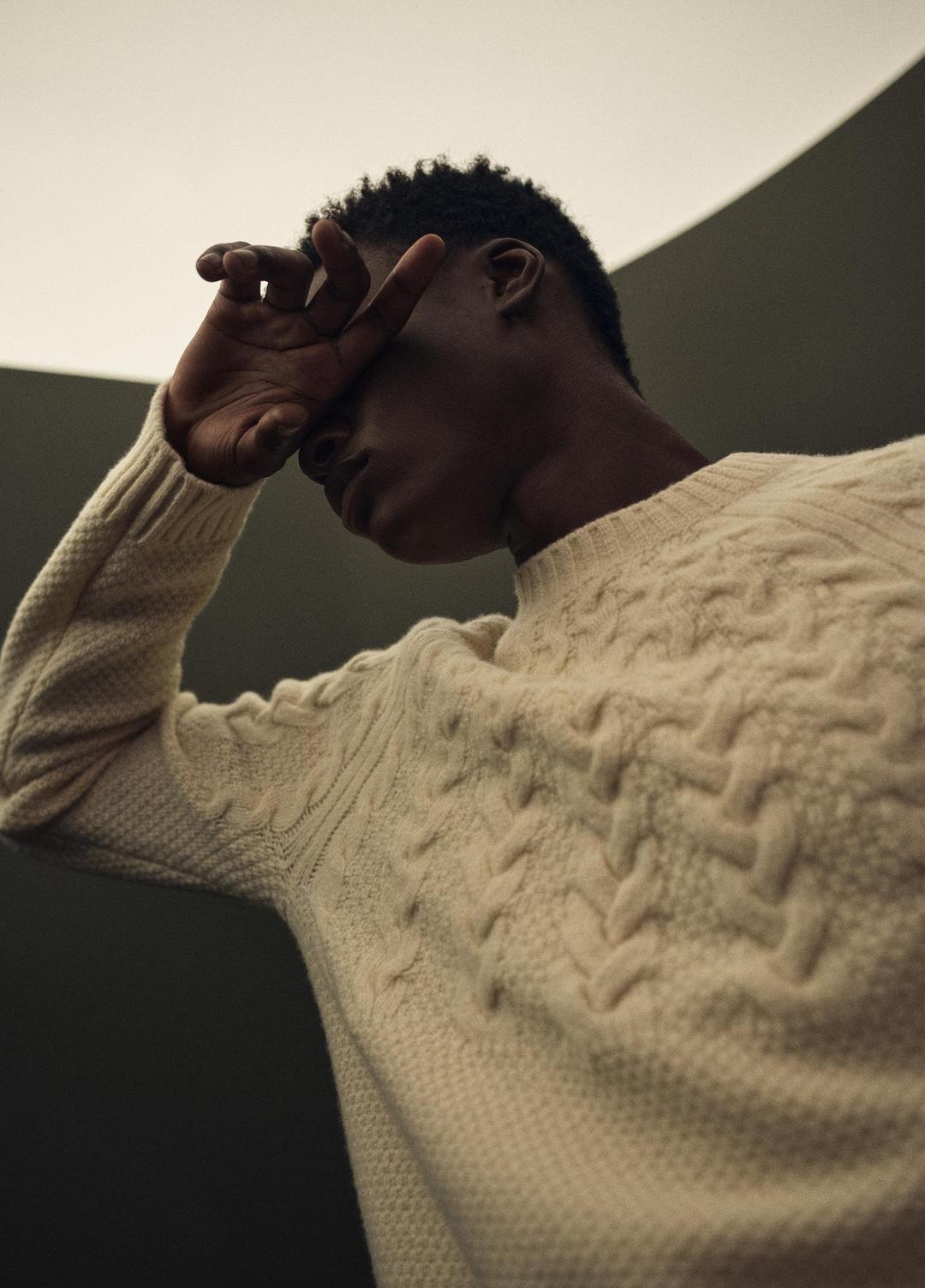 Airspun Merino Wool Cable-Yoke Sweater in Crew Neck - LIGHT DUNE