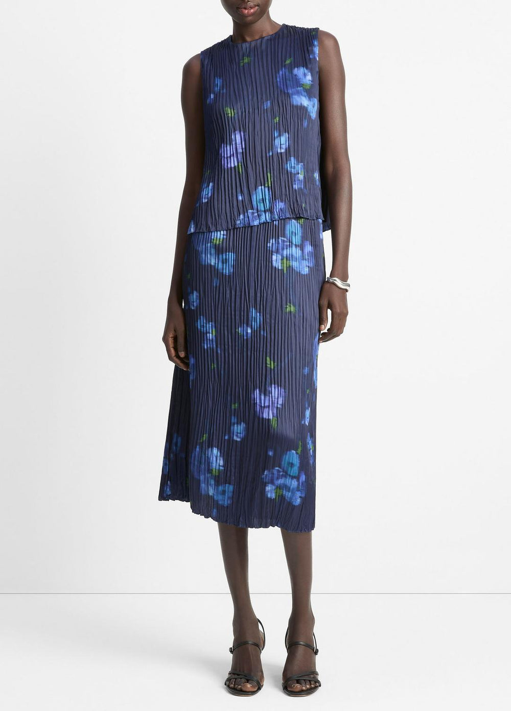 Poppy Blur Crushed Satin Shell in Shirts & Tees - MIDNIGHT
